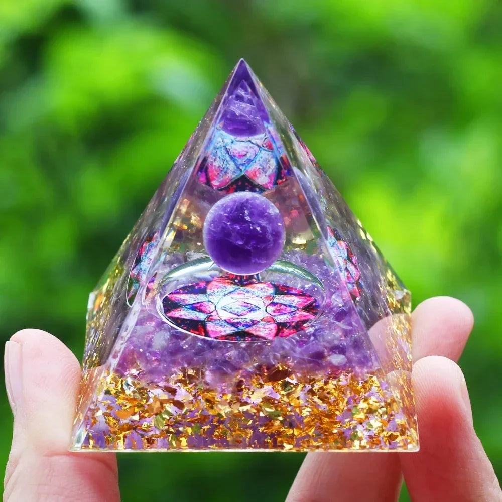 🔮 Energy Pyramid Orgonite – Amplify Positivity & Spiritual Flow!