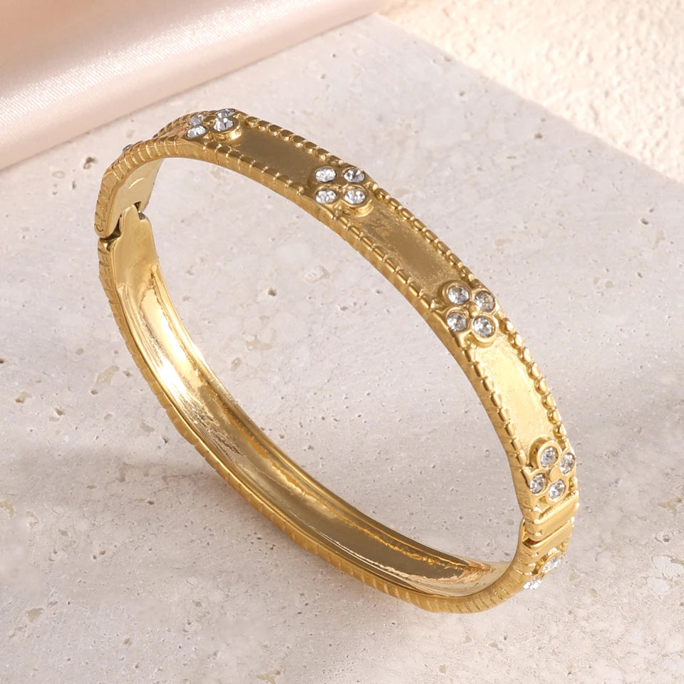 ๐ ZAKOL Luxury Clover Bangle Set โ Double the Luck, Double the Shine!