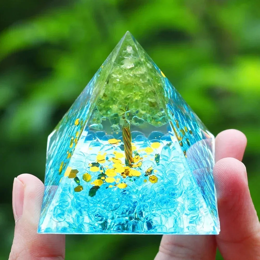 🔮 Energy Pyramid Orgonite – Amplify Positivity & Spiritual Flow!