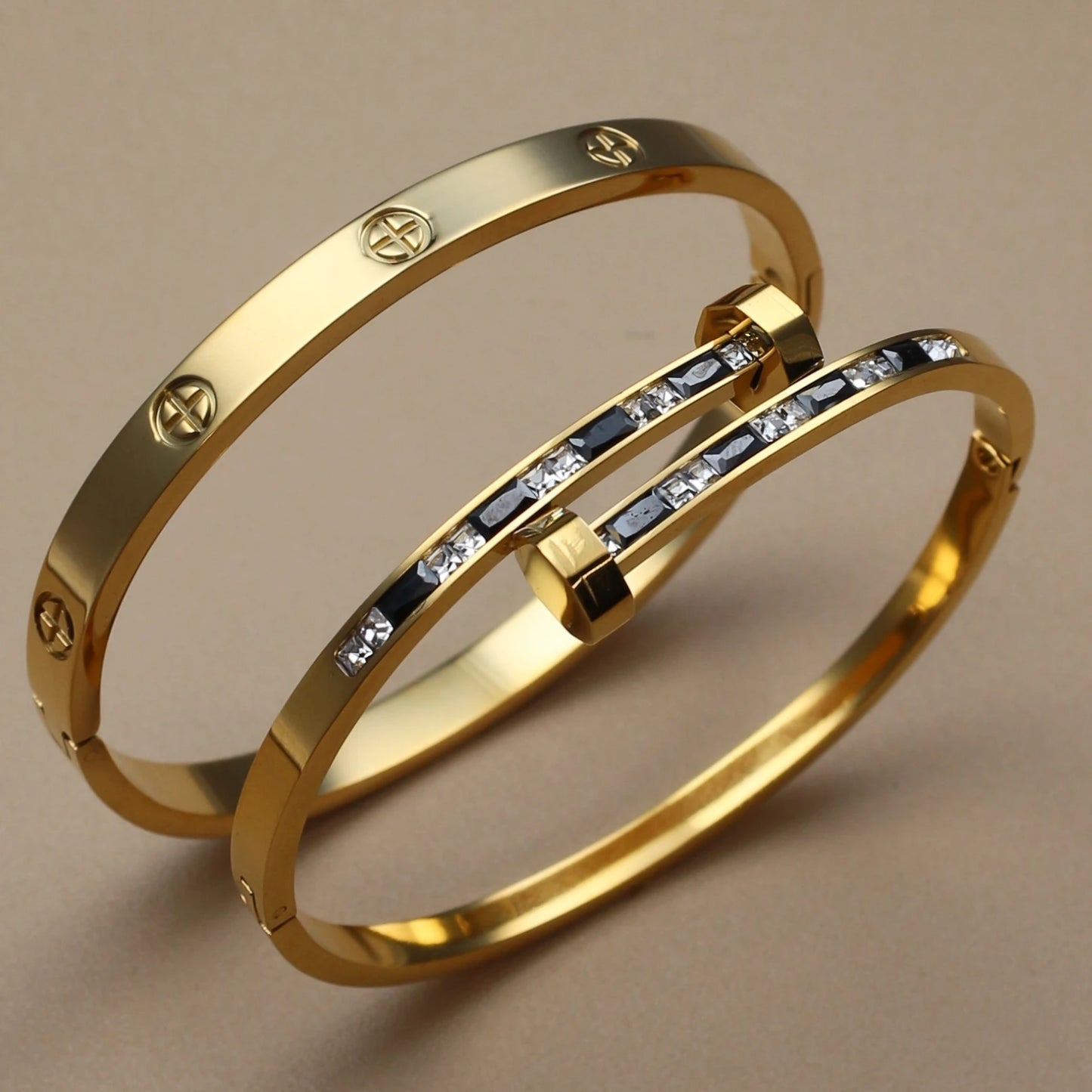 π XCB-001 Four-Leaf Clover Crystal Bangle β Luck Meets Luxury!