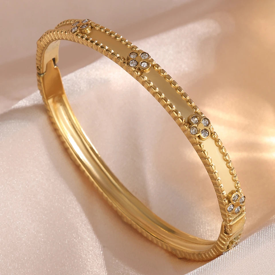 ๐ ZAKOL Four-Leaf Clover Bracelet โ Wear Your Luck in Style!