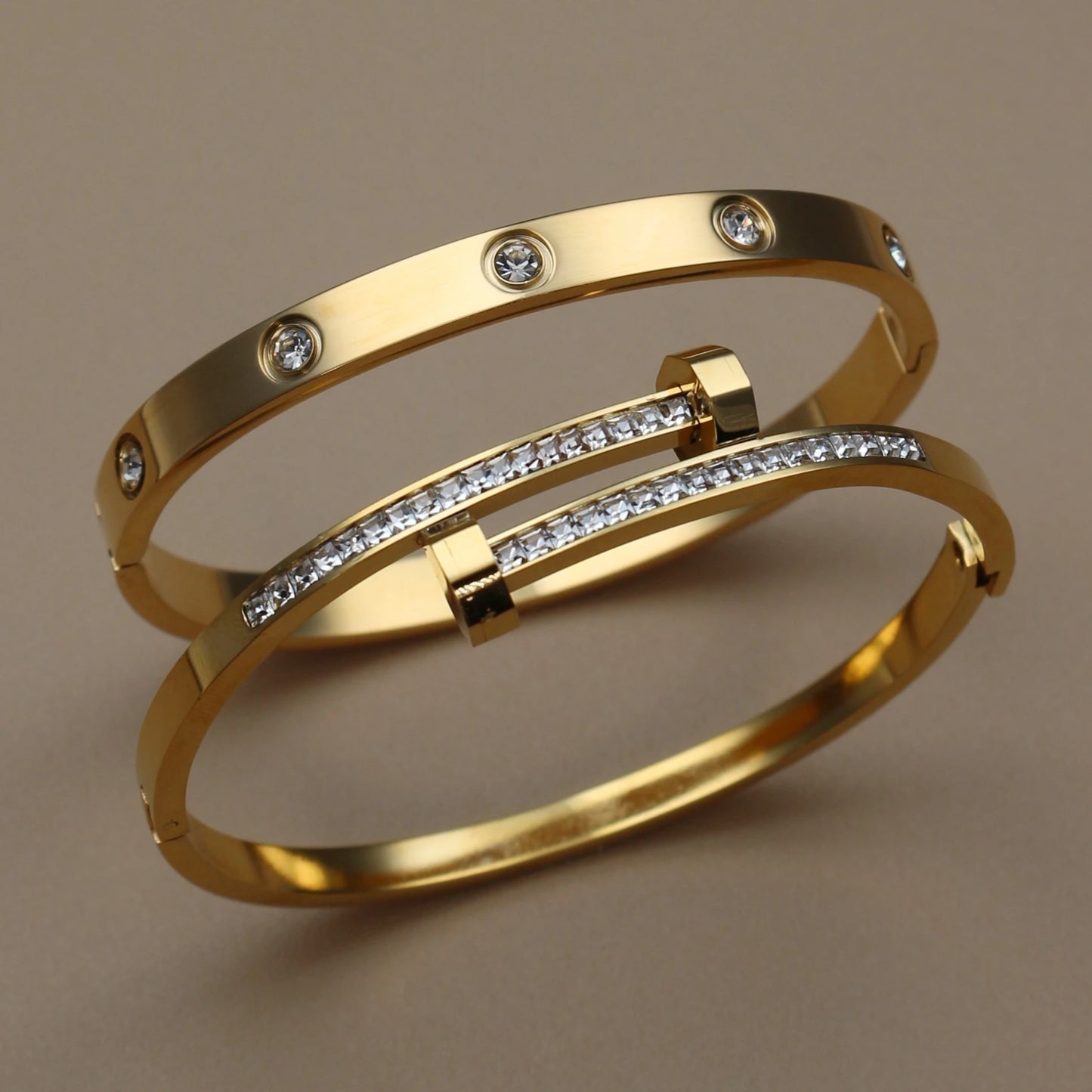 π XCB-001 Four-Leaf Clover Crystal Bangle β Luck Meets Luxury!