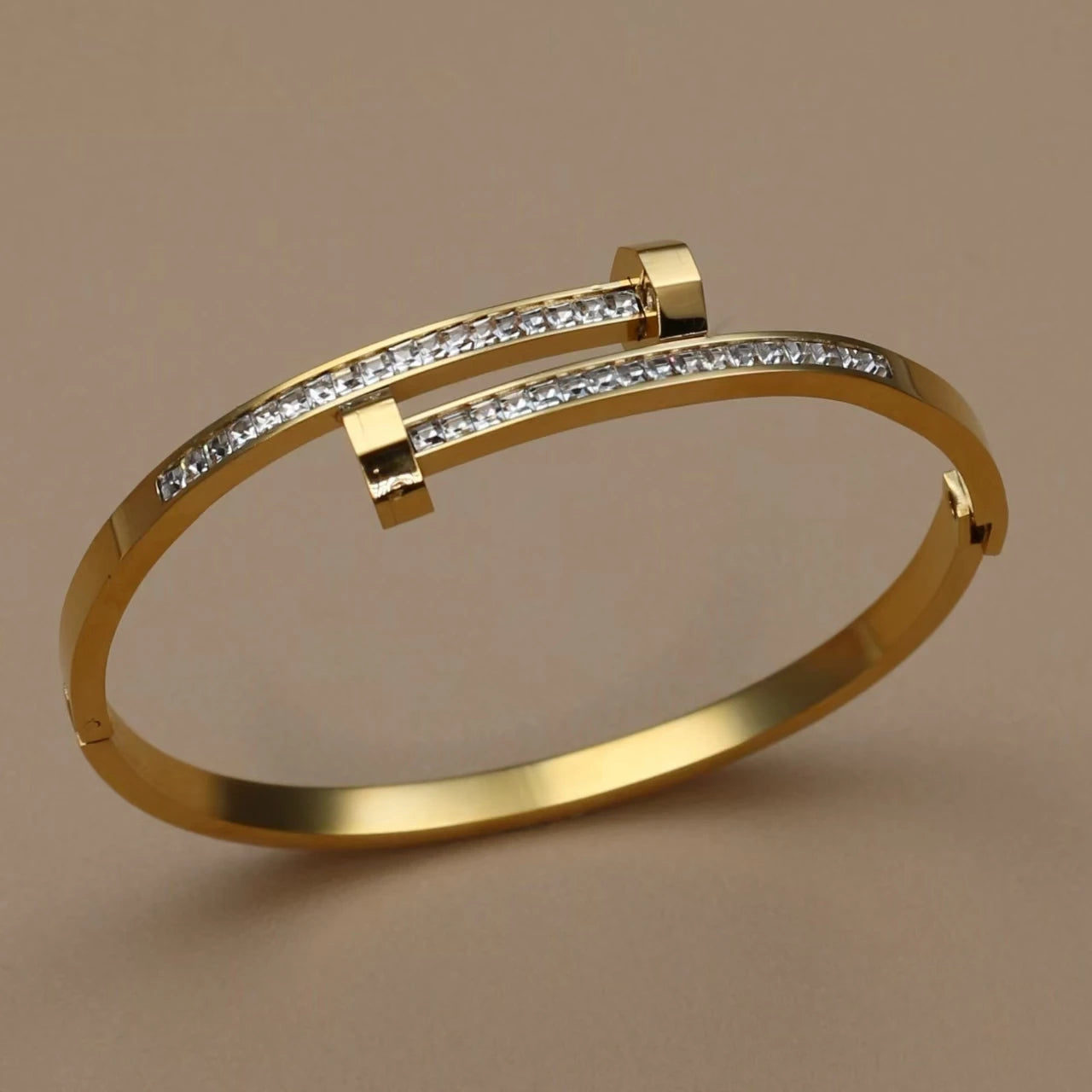 π XCB-001 Four-Leaf Clover Crystal Bangle β Luck Meets Luxury!