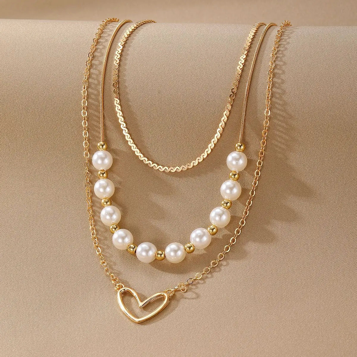 π 3-Piece Vintage Heart Necklace β Pearl & Gold Layered Chains for Women ππ§‘