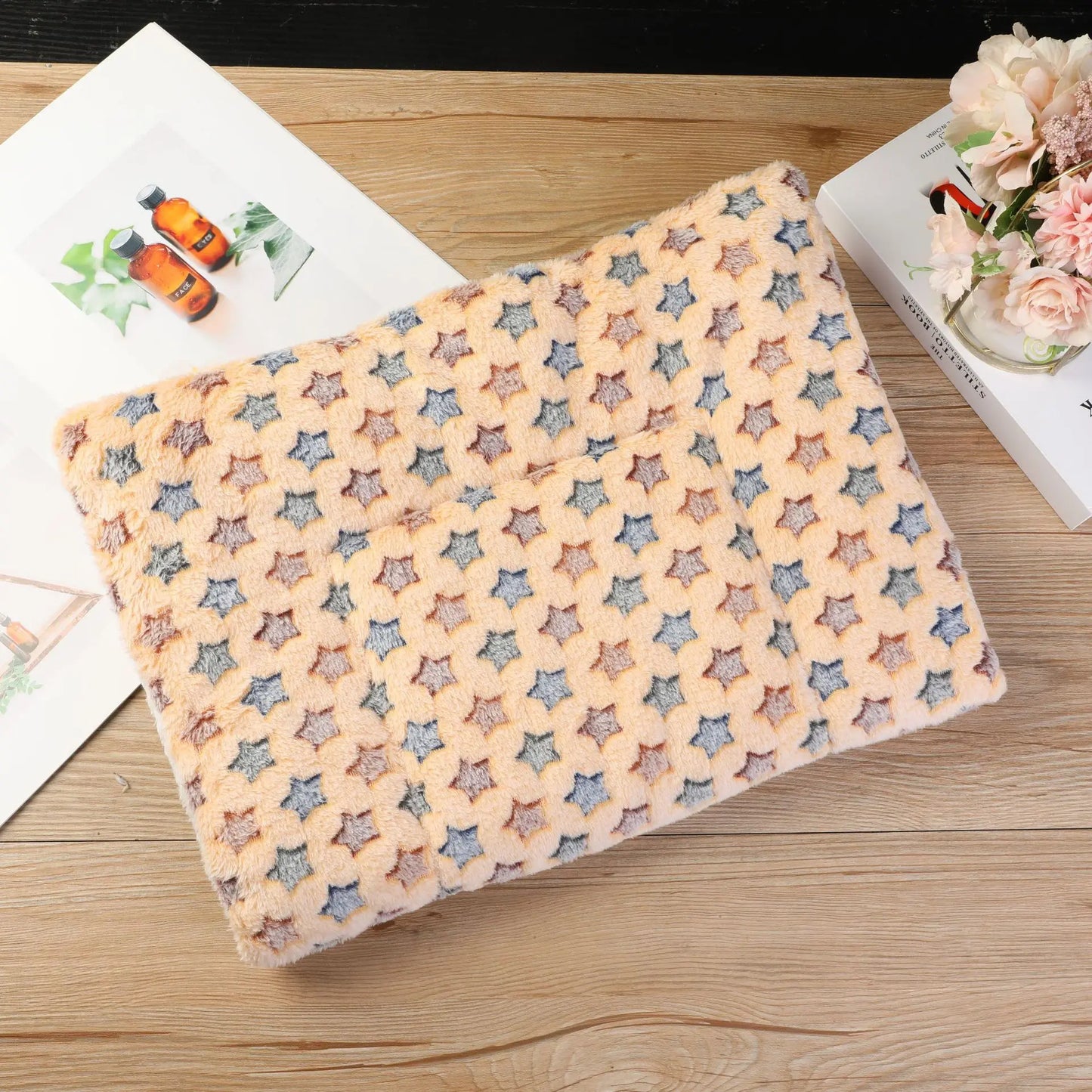 ποΈπΆ All-Season Warm Pet Bed β Soft & Thick Cushion!