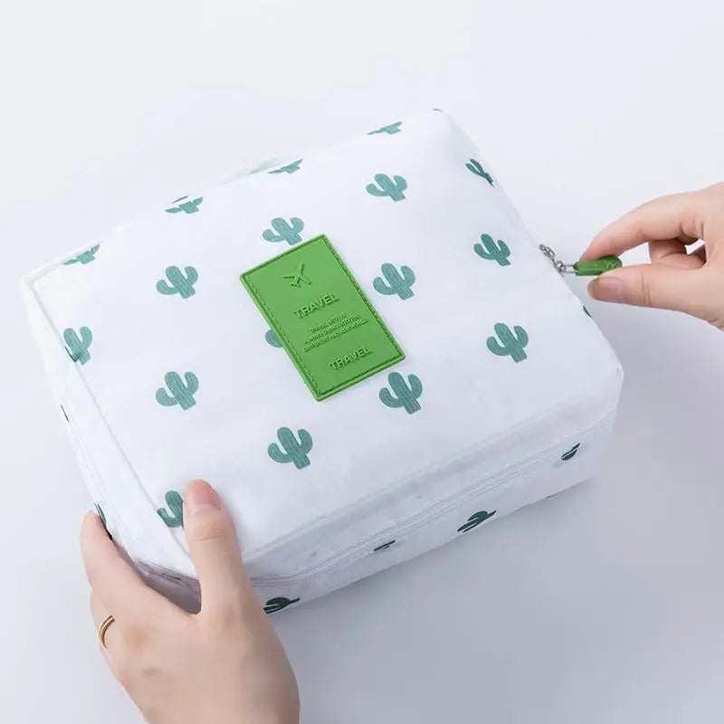 💄🎒 High-Capacity Waterproof Makeup Bag – Travel & Cosmetic Organizer for Women 🧴✨