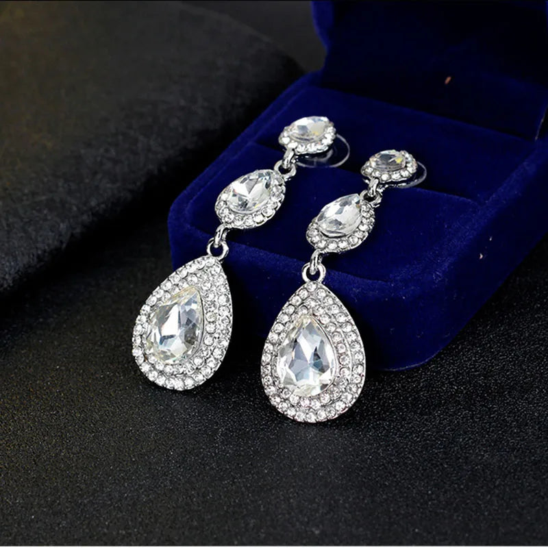 ✨ TREAZY Champagne Crystal Earrings – Effortless Glamour for Every Occasion!