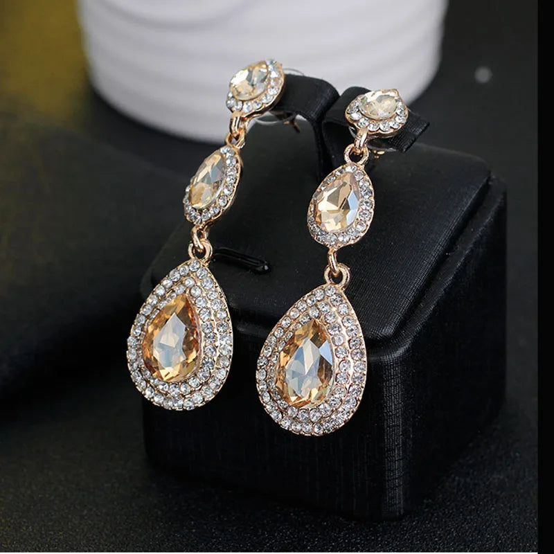 ✨ TREAZY Champagne Crystal Earrings – Effortless Glamour for Every Occasion!