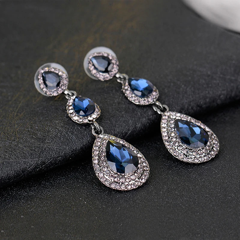 ✨ TREAZY Champagne Crystal Earrings – Effortless Glamour for Every Occasion!