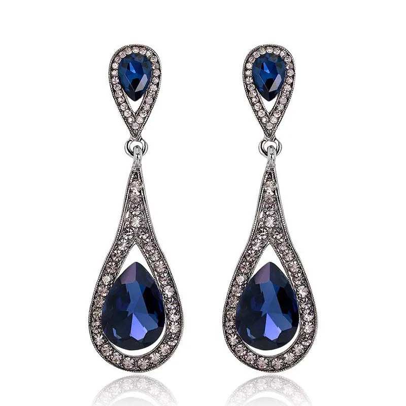 ✨ TREAZY Champagne Crystal Earrings – Effortless Glamour for Every Occasion!