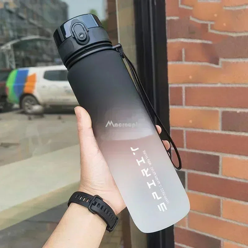 💧🎽 0.5 / 1L Sports Water Bottle – Trendy Colors & Perfect Hydration Capacity! 🏃‍♀️🌈