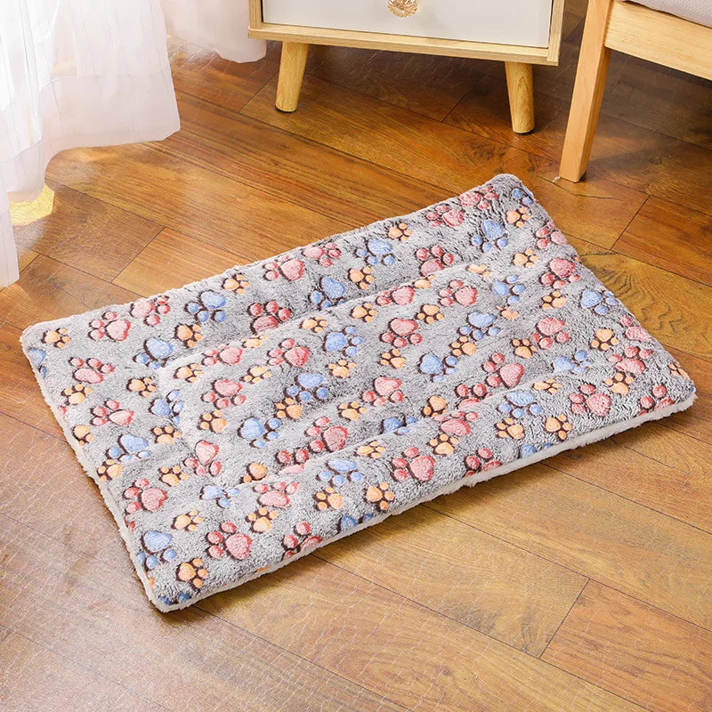 🛏️🐶 All-Season Warm Pet Bed – Soft & Thick Cushion!