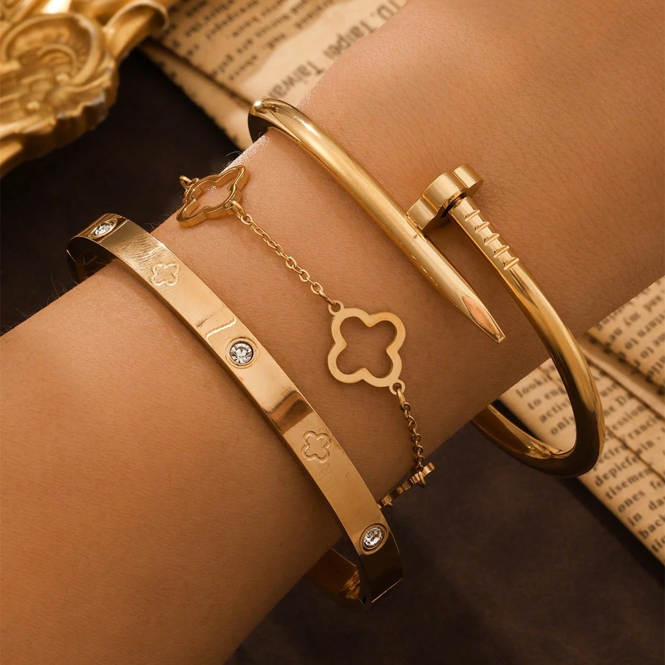 🍀 3-Piece Lucky Clover Bracelet Set - Stainless Steel Charm Bracelets! 🍀
