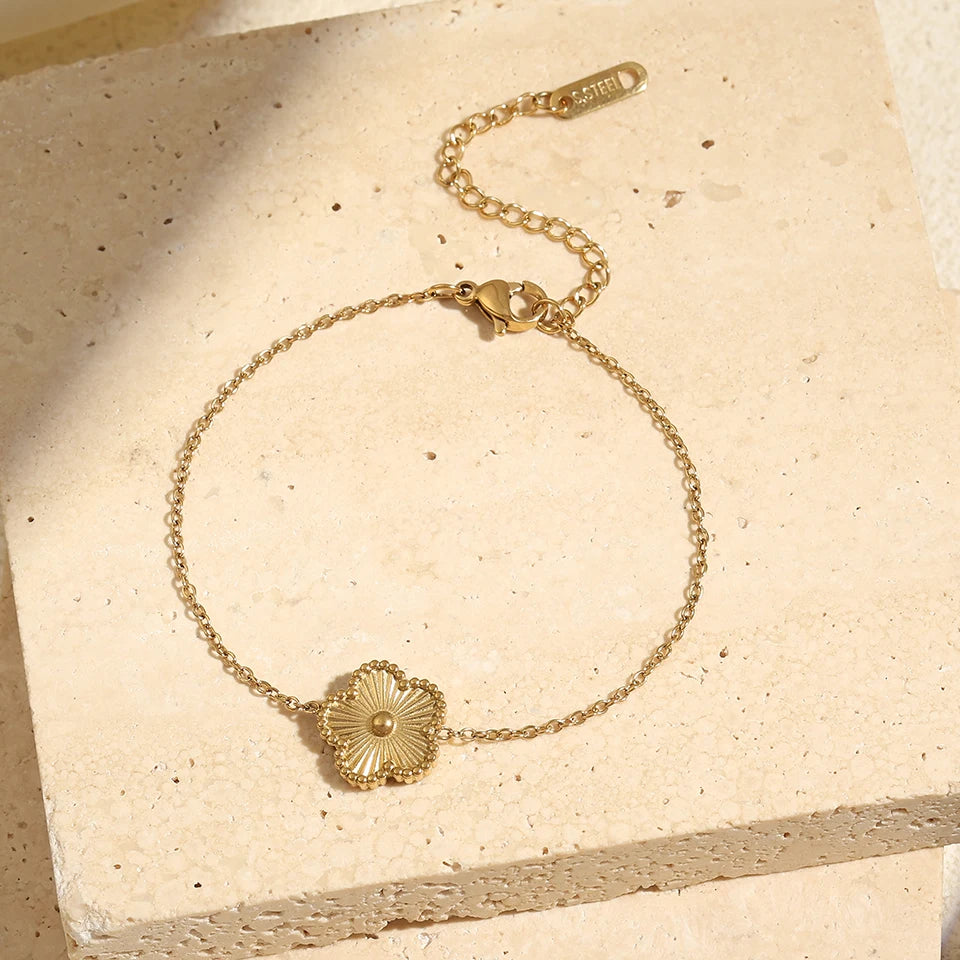 🍀 Yupsk Lucky Clover Bracelet – Wear Your Good Fortune!
