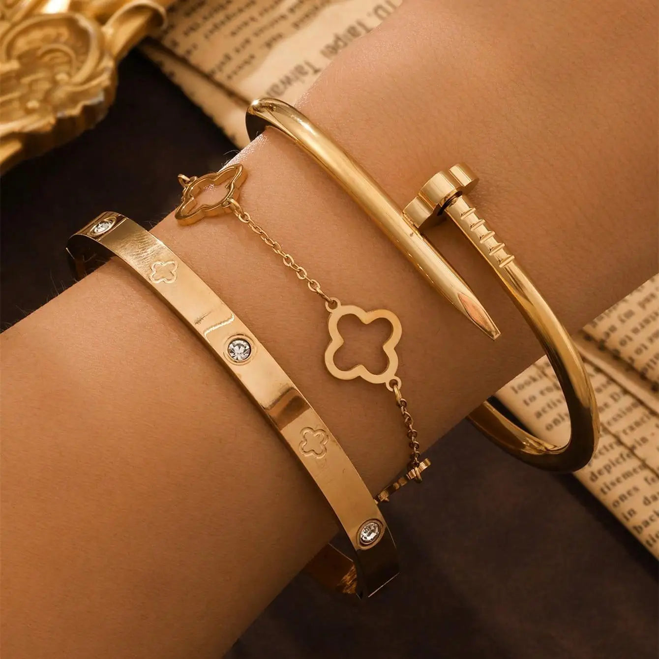 🍀 3-Piece Lucky Clover Bracelet Set - Stainless Steel Charm Bracelets! 🍀